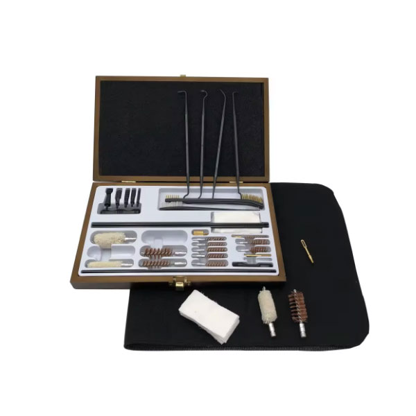 Universal Gun Cleaning Kit sa Wood Case